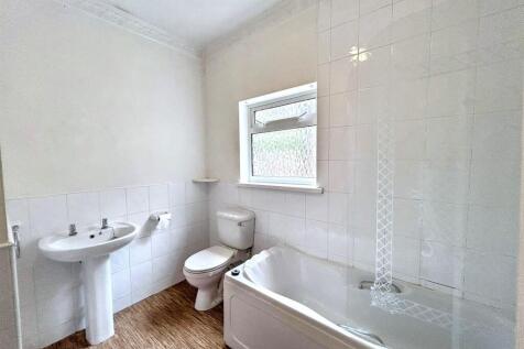 littleworth bathroom (1).jpg