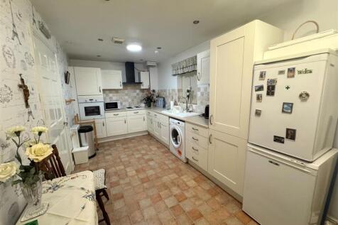 215 BPV kitchen.jpg