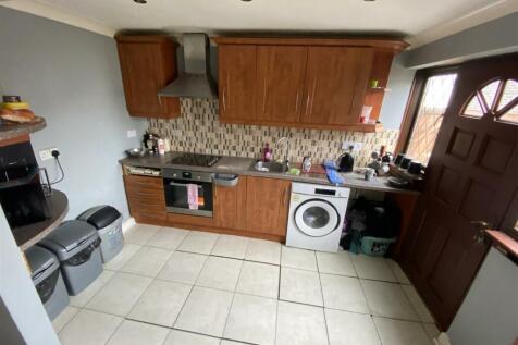 Open Plan Kitchen and Dining Room