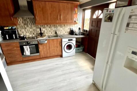 Open Plan Kitchen and Dining Room