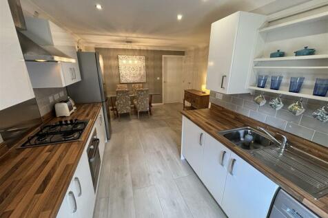 Open Plan Kitchen and Dining Room