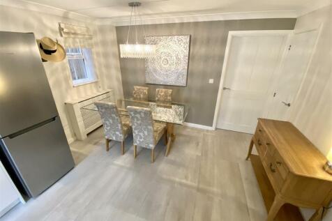 Open Plan Kitchen and Dining Room