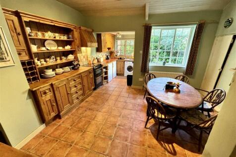 Open Plan Kitchen and Dining Room