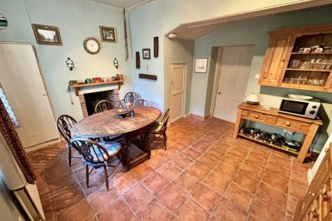 Open Plan Kitchen and Dining Room