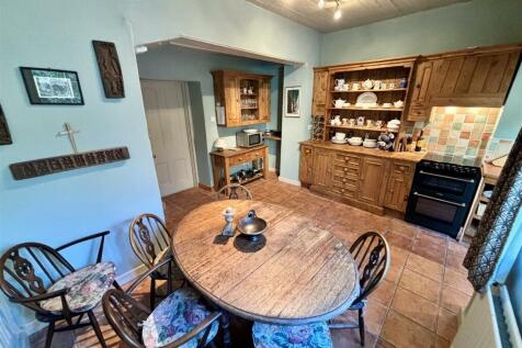 Open Plan Kitchen and Dining Room