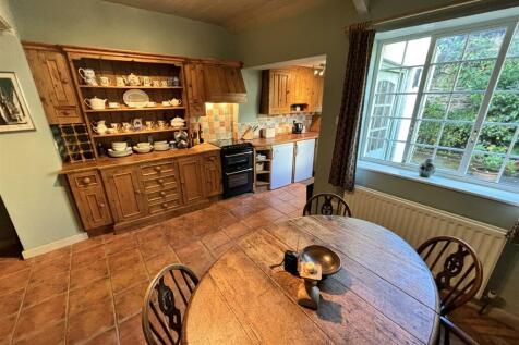 Open Plan Kitchen and Dining Room