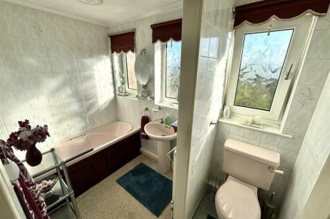 Family Bathroom/WC