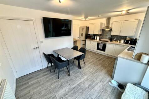 Open Plan Kitchen and Dining Room