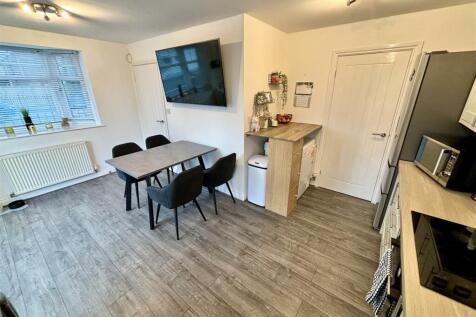Open Plan Kitchen and Dining Room