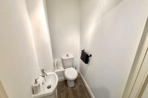 Cloakroom/WC