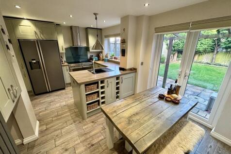 Open Plan Kitchen and Dining Room