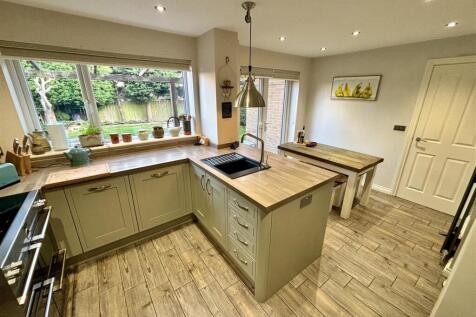 Open Plan Kitchen and Dining Room