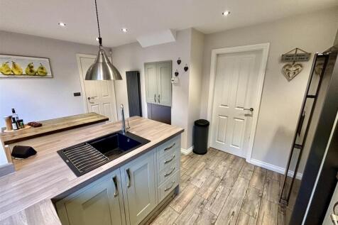 Open Plan Kitchen and Dining Room