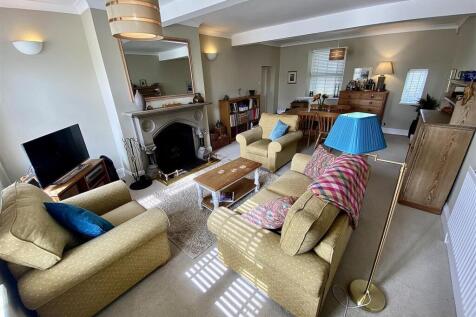 Open Plan Living and Dining Room