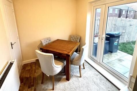 Open Plan Kitchen and Dining Room