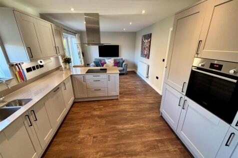 Open Plan Kitchen and Dining Room