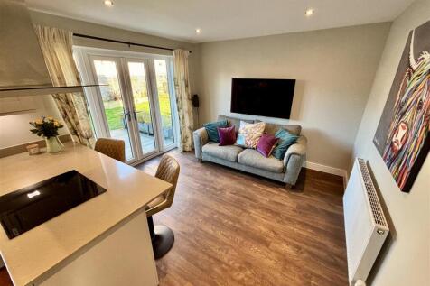 Open Plan Kitchen and Dining Room