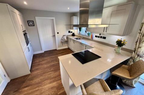 Open Plan Kitchen and Dining Room