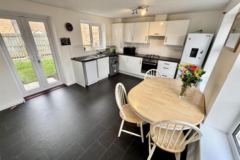 Open Plan Kitchen and Dining Room