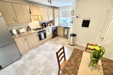 Open Plan Kitchen and Dining Room