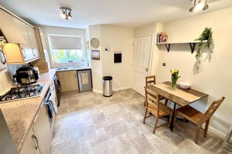 Open Plan Kitchen and Dining Room