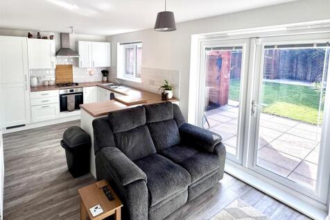 Open Plan Kitchen and Dining Room