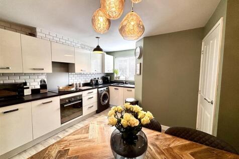 Open Plan Kitchen and Dining Room