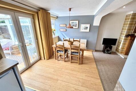 Open Plan Kitchen and Dining Area