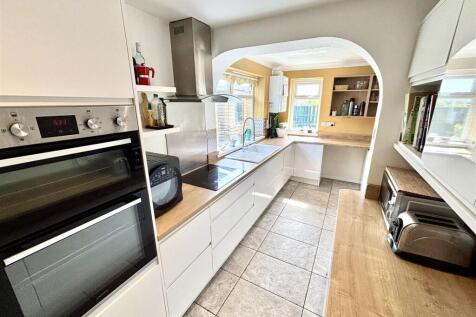 Open Plan Kitchen and Dining Area