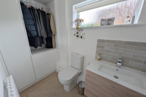 Cloakroom/WC