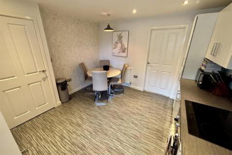 Open Plan Kitchen and Dining Room