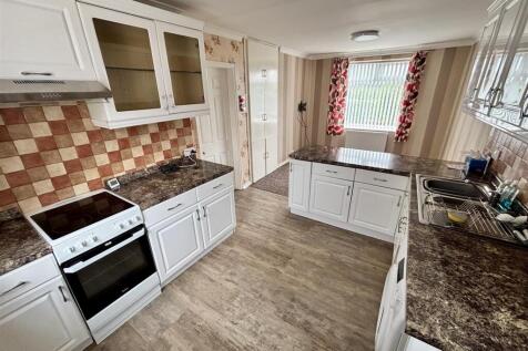 Open Plan Kitchen and Dining Room