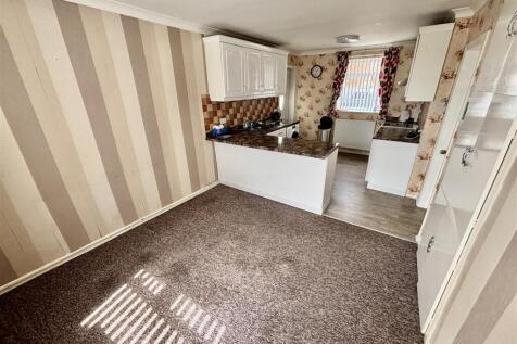 Open Plan Kitchen and Dining Room
