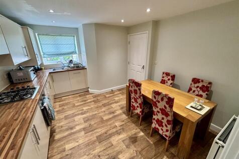 Open Plan Kitchen and Dining Room