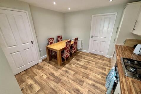 Open Plan Kitchen and Dining Room