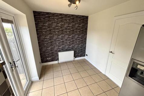 Open Plan Kitchen and Dining Room