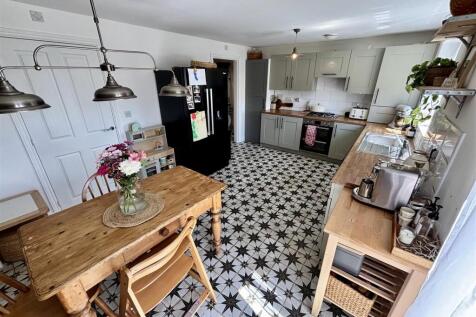 Open Plan Kitchen and Dining Room