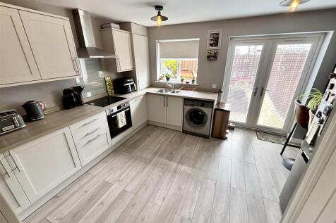 Open Plan Kitchen and Dining Room