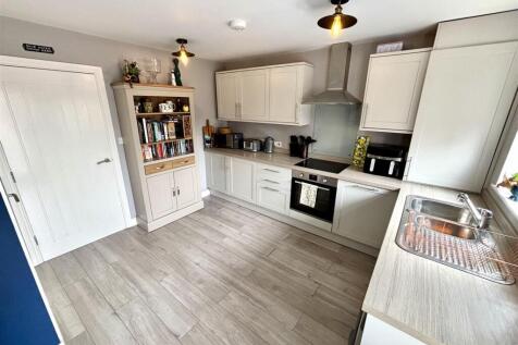 Open Plan Kitchen and Dining Room