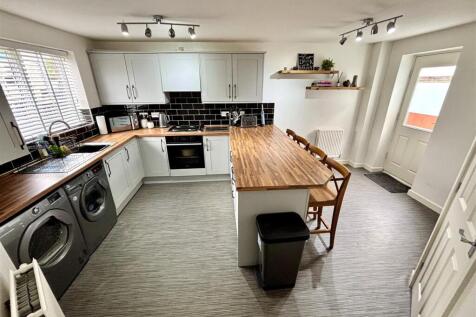 Open Plan Kitchen and Dining Room