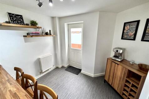 Open Plan Kitchen and Dining Room