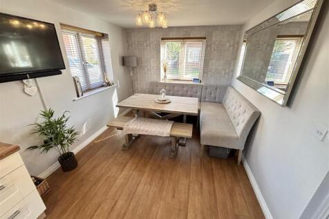 Open Plan Kitchen and Dining Room