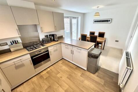 Open Plan Kitchen and Dining Room