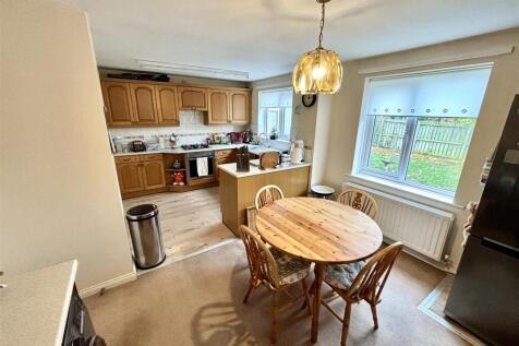 Open Plan Kitchen and Breakfast Room