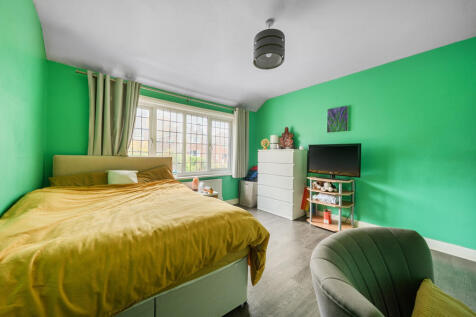 1372340-7-690cd5d...