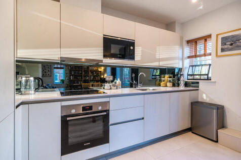 1382761-9-691b414...