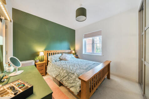 1382761-3-691b411...