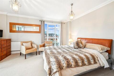 Reception/Bedroom