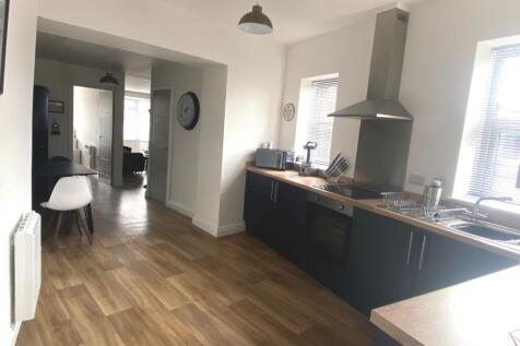 Kitchen2.JPG
