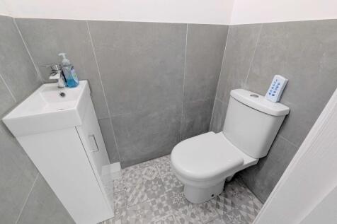 Cloakroom/wc